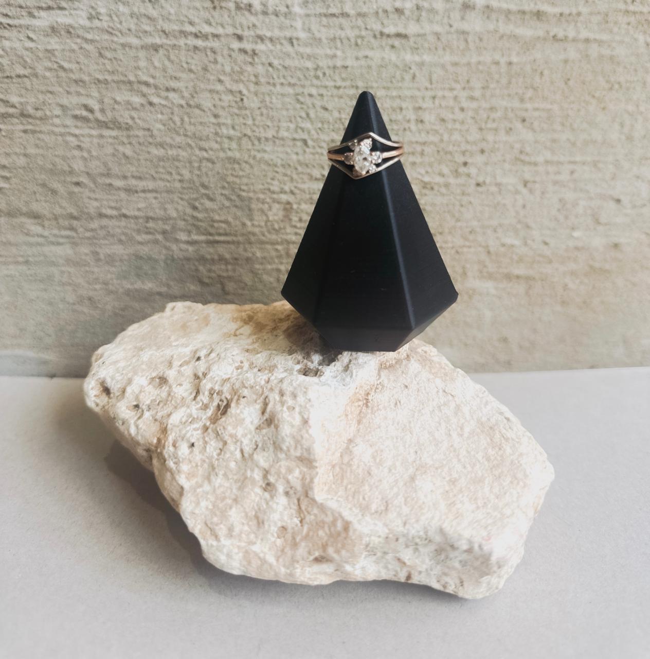 Minimalist Ring Tower
